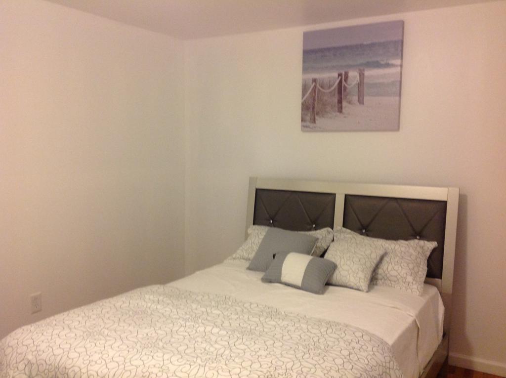 Pensión Mojoy Homesuites At Runyon *
